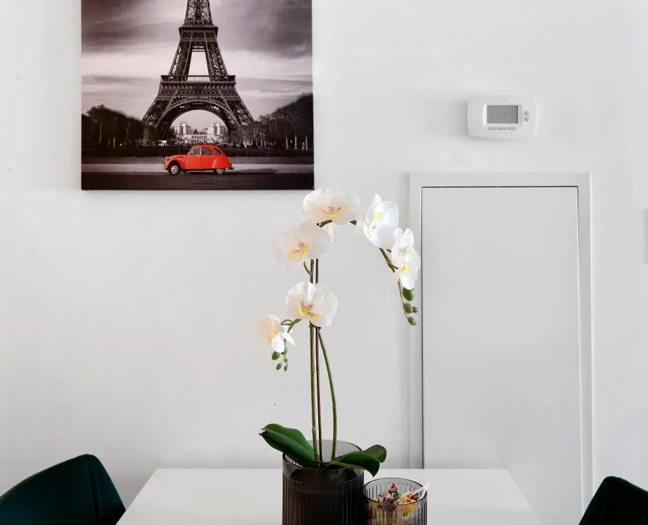 Apartment Modern One Bedroom And Den Condo By Cn Tower Toronto Canada