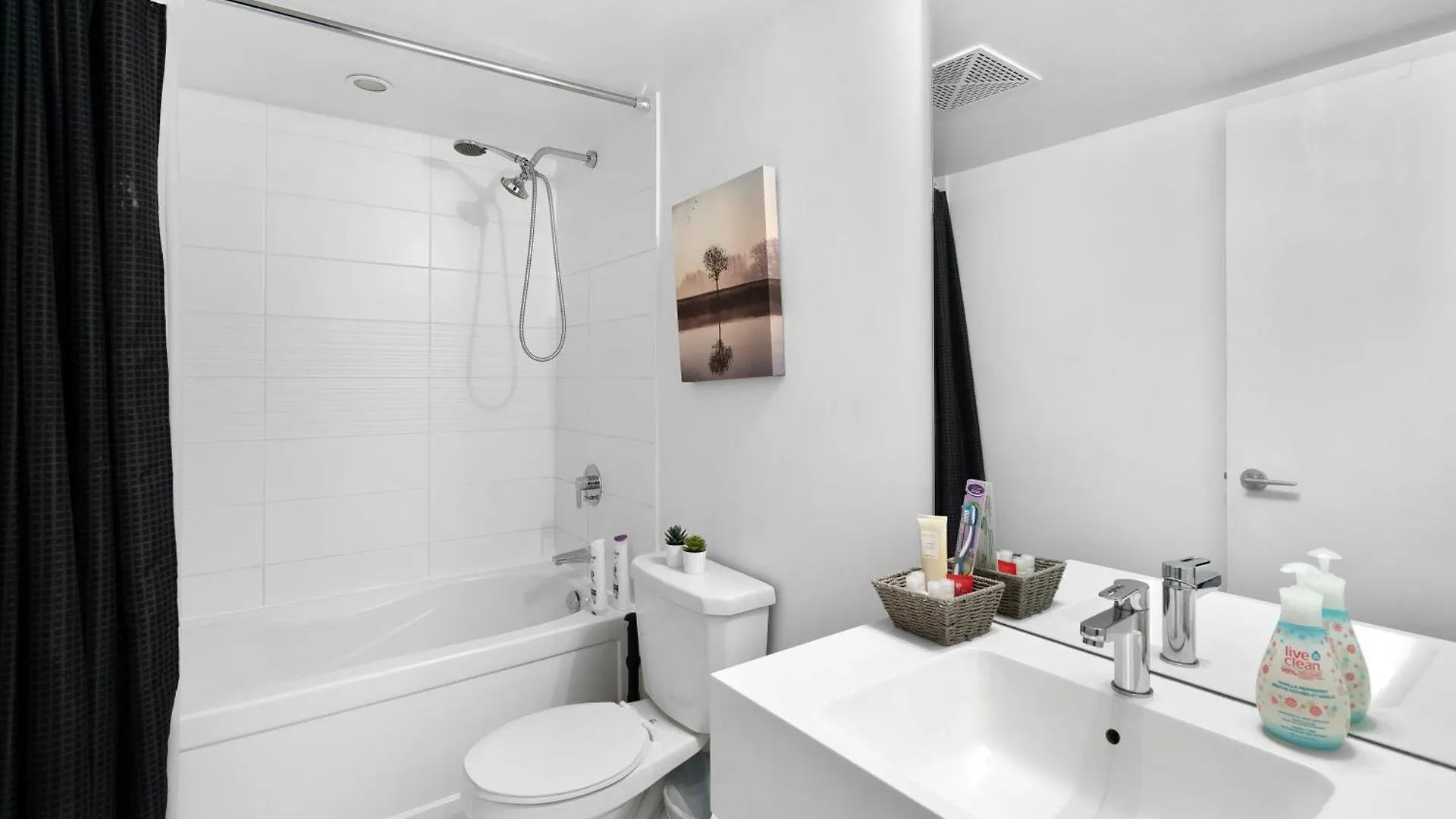 Apartment Modern One Bedroom And Den Condo By Cn Tower Toronto